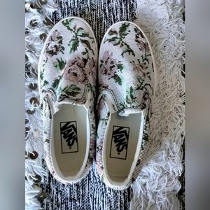 Floral tapestry slip on Vans, size 6